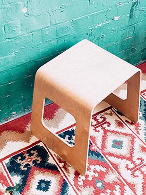 How to incorporate Aztec style rugs into home decor